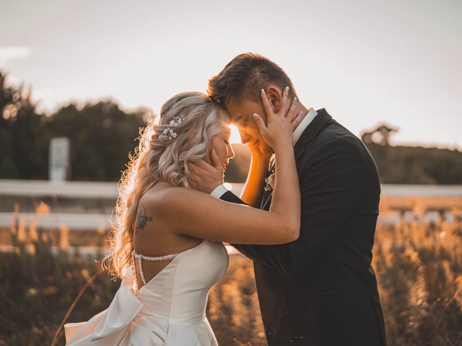 carousel-hero-element image-0