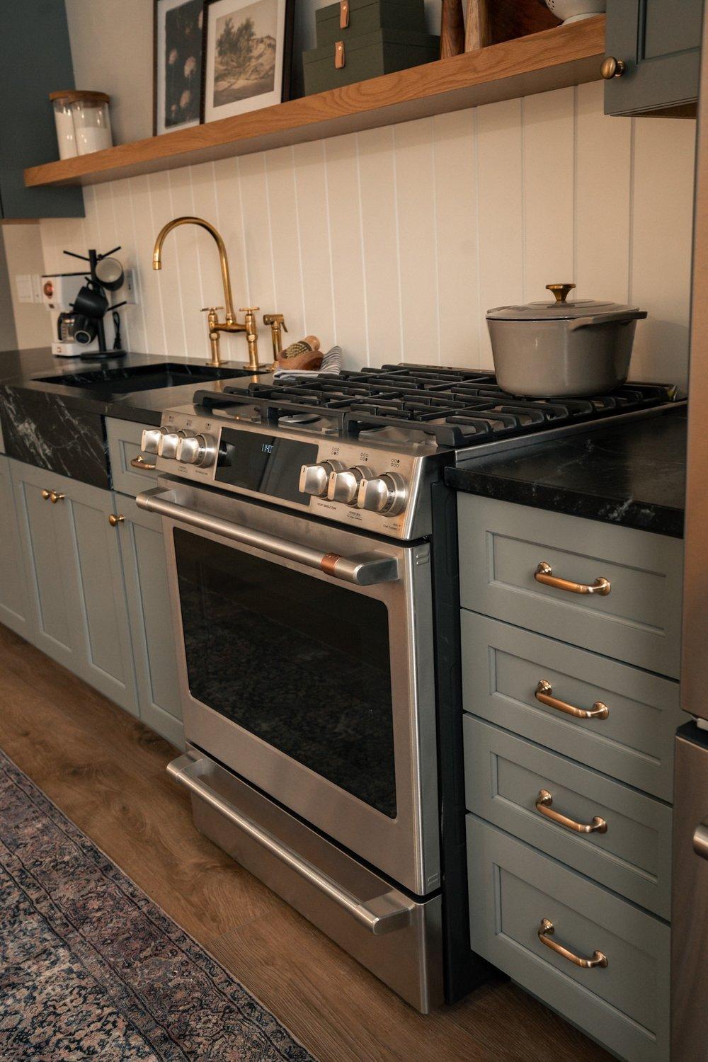 carousel-hero-element image-1